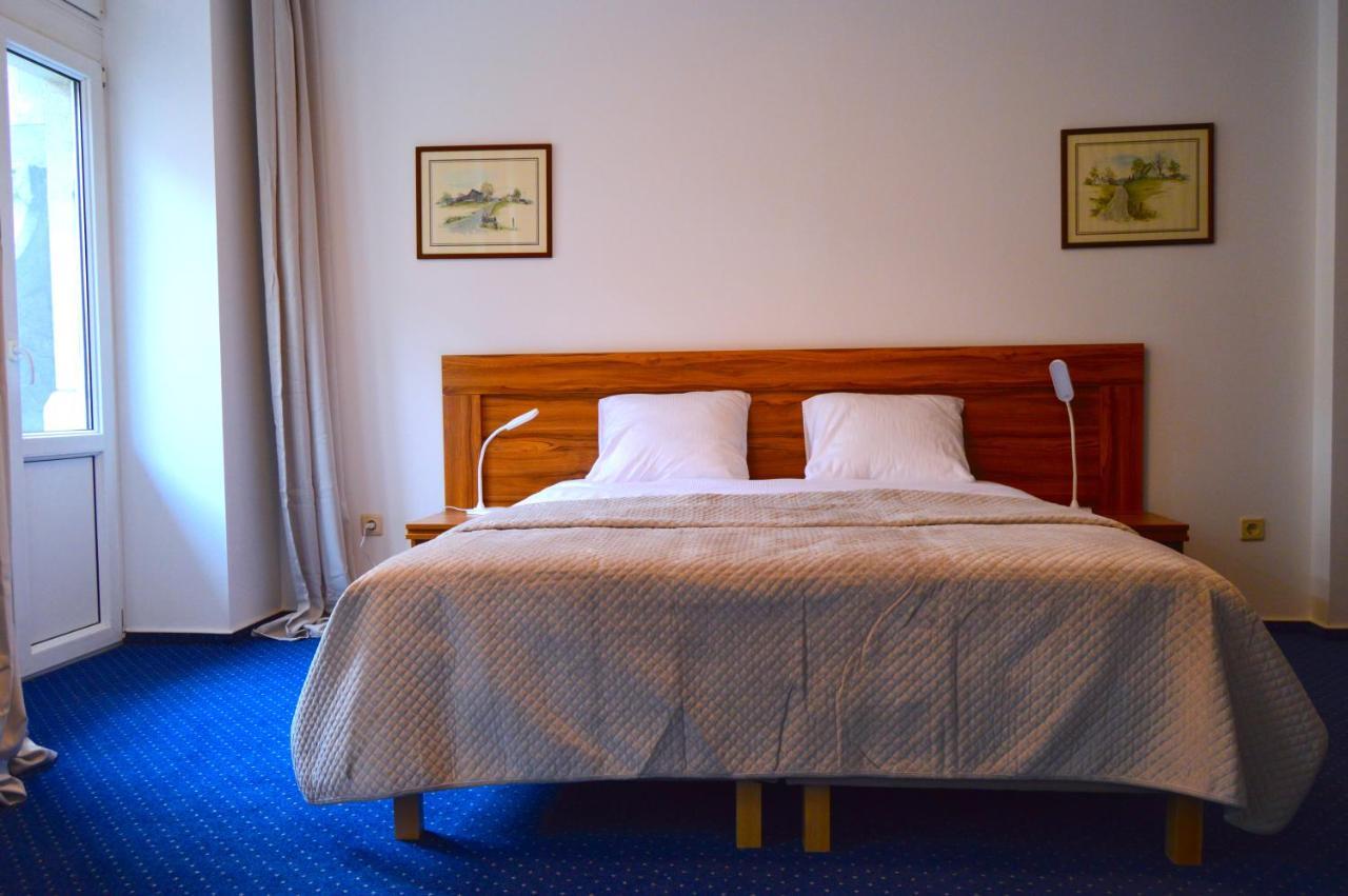 Apartamenty Next To Galeria Катовице Экстерьер фото